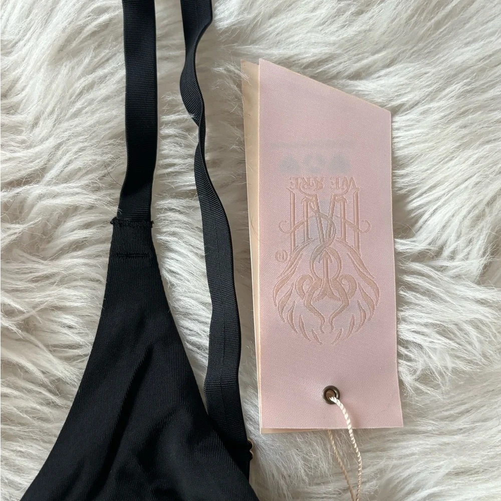 WE‎ ARE HAH: Cami Brhah in Noir